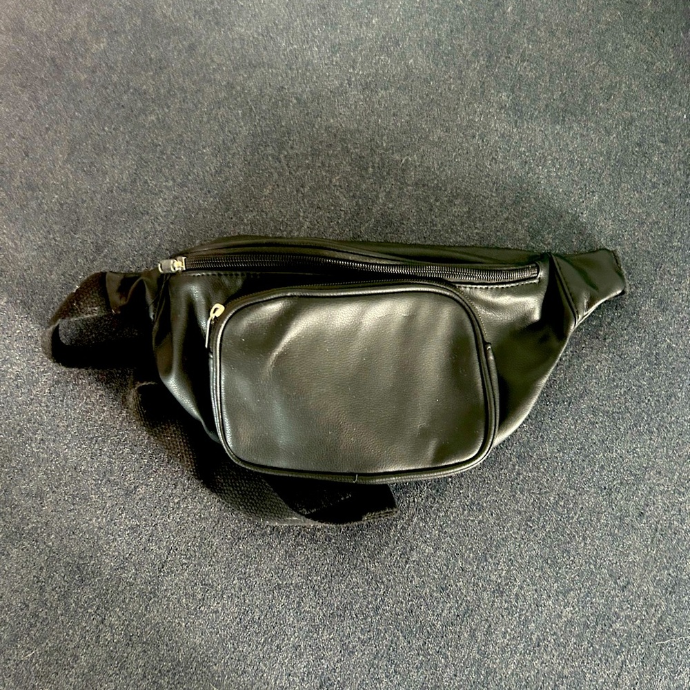 A wild fable black fanny pack!